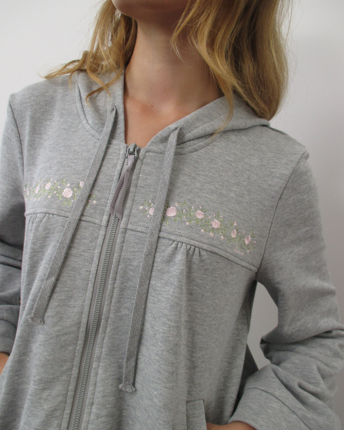 Rosette Vine Embroidery Hoodie - Grey