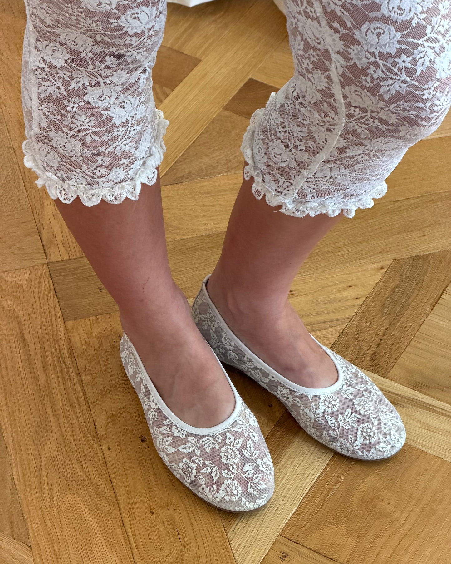 Lace Flats - White