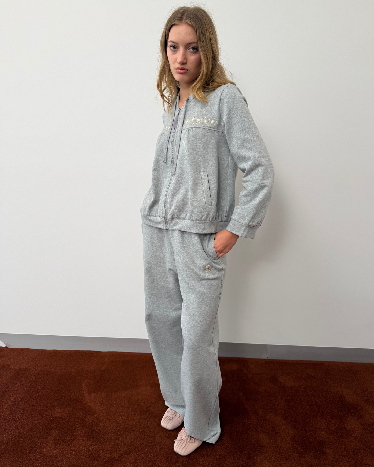Rosette Embroidery Lounge Pant - Grey
